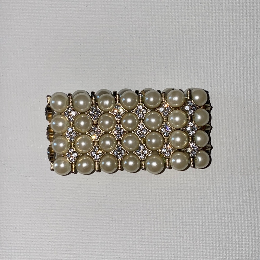 Pearl bracelet